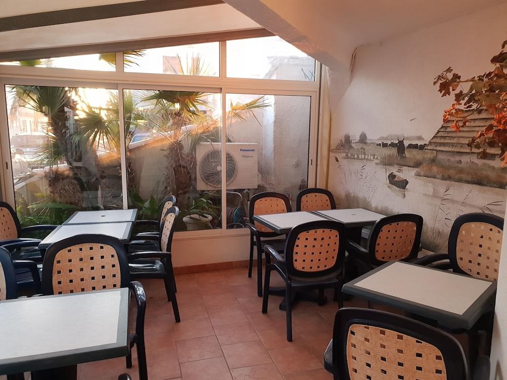 Hotel Les Palmiers En Camargue Saintes-Maries-de-la-Mer Luaran gambar