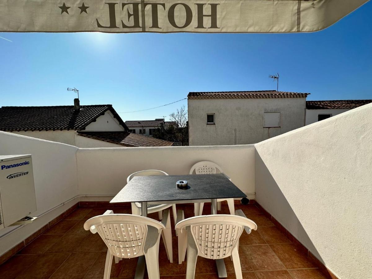 Hotel Les Palmiers En Camargue Saintes-Maries-de-la-Mer Luaran gambar