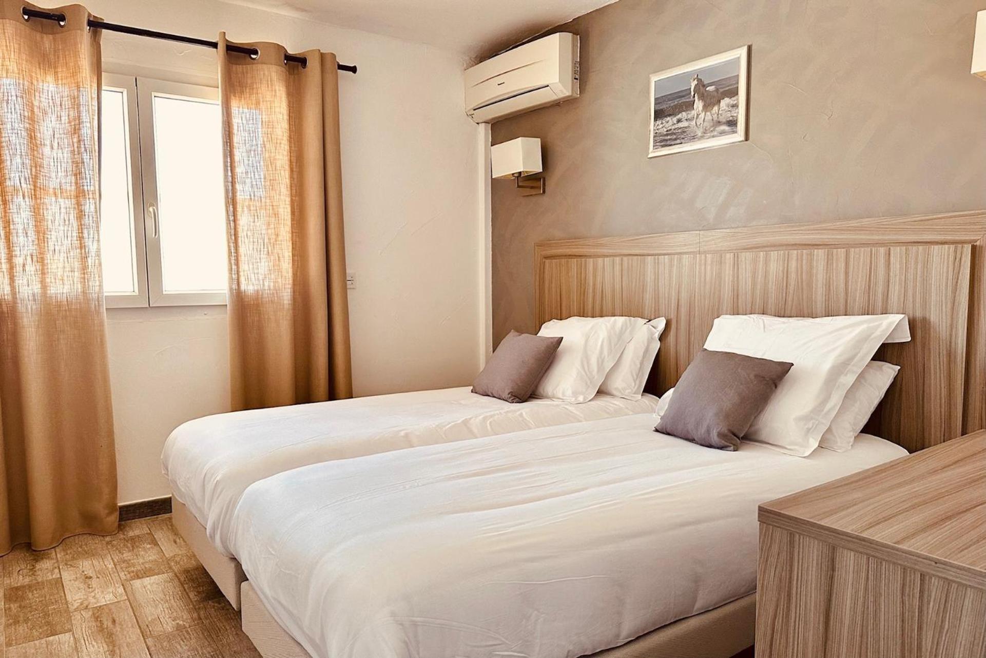 Hotel Les Palmiers En Camargue Saintes-Maries-de-la-Mer Luaran gambar