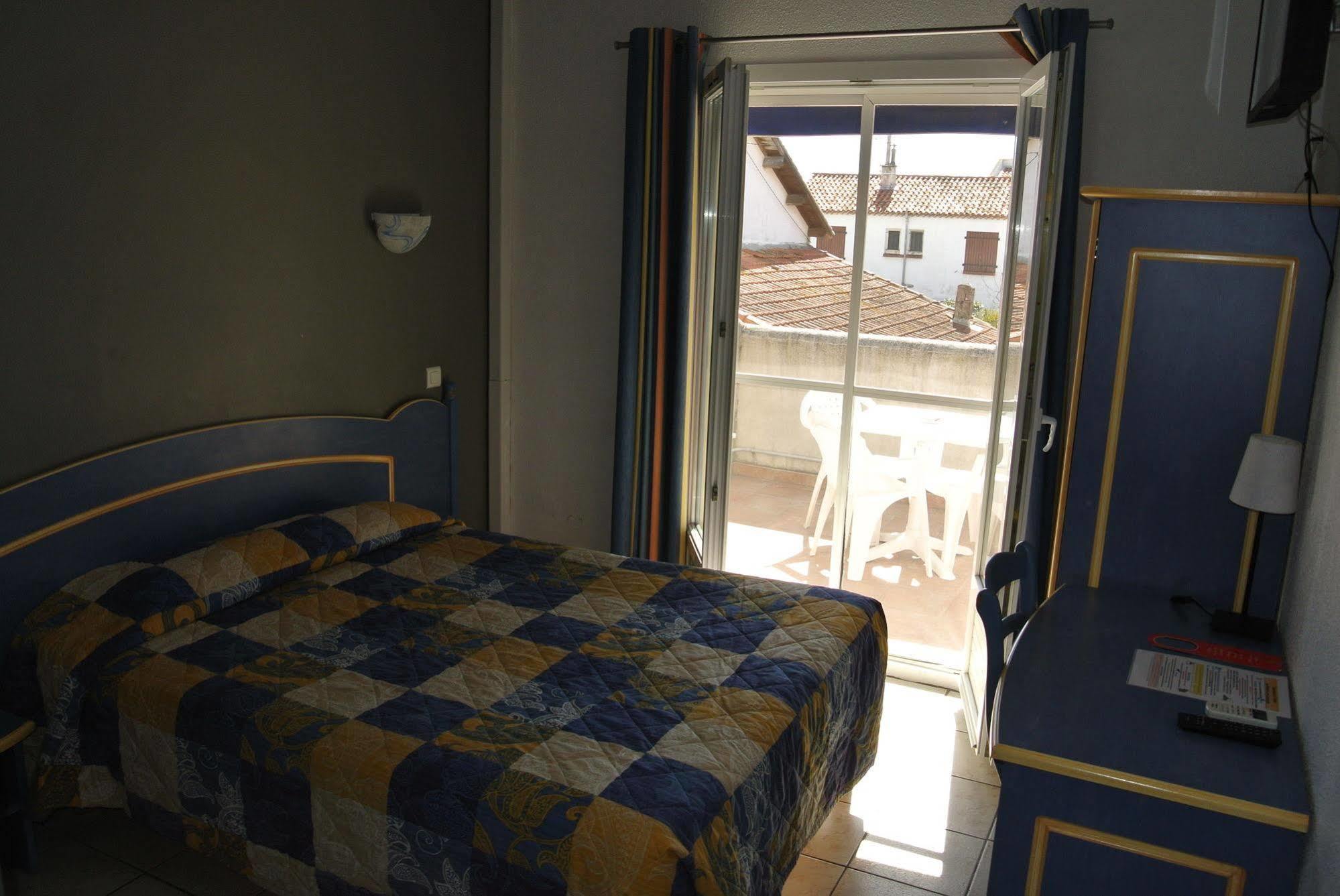 Hotel Les Palmiers En Camargue Saintes-Maries-de-la-Mer Luaran gambar
